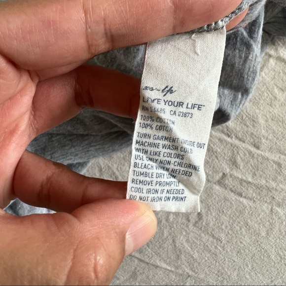 3 for $15 American Eagle Outfitters Grey T-Shirt - Picture 7 of 7